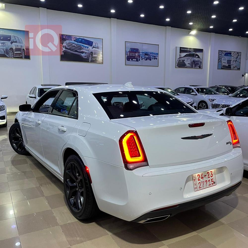 كرايسلر 300
